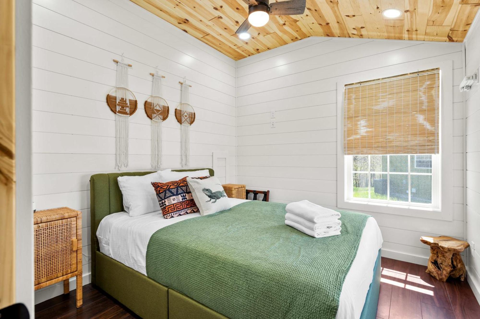 The Lodges At Eden Reserve - Pet Friendly Cabins Near Ark Williamstown Kültér fotó