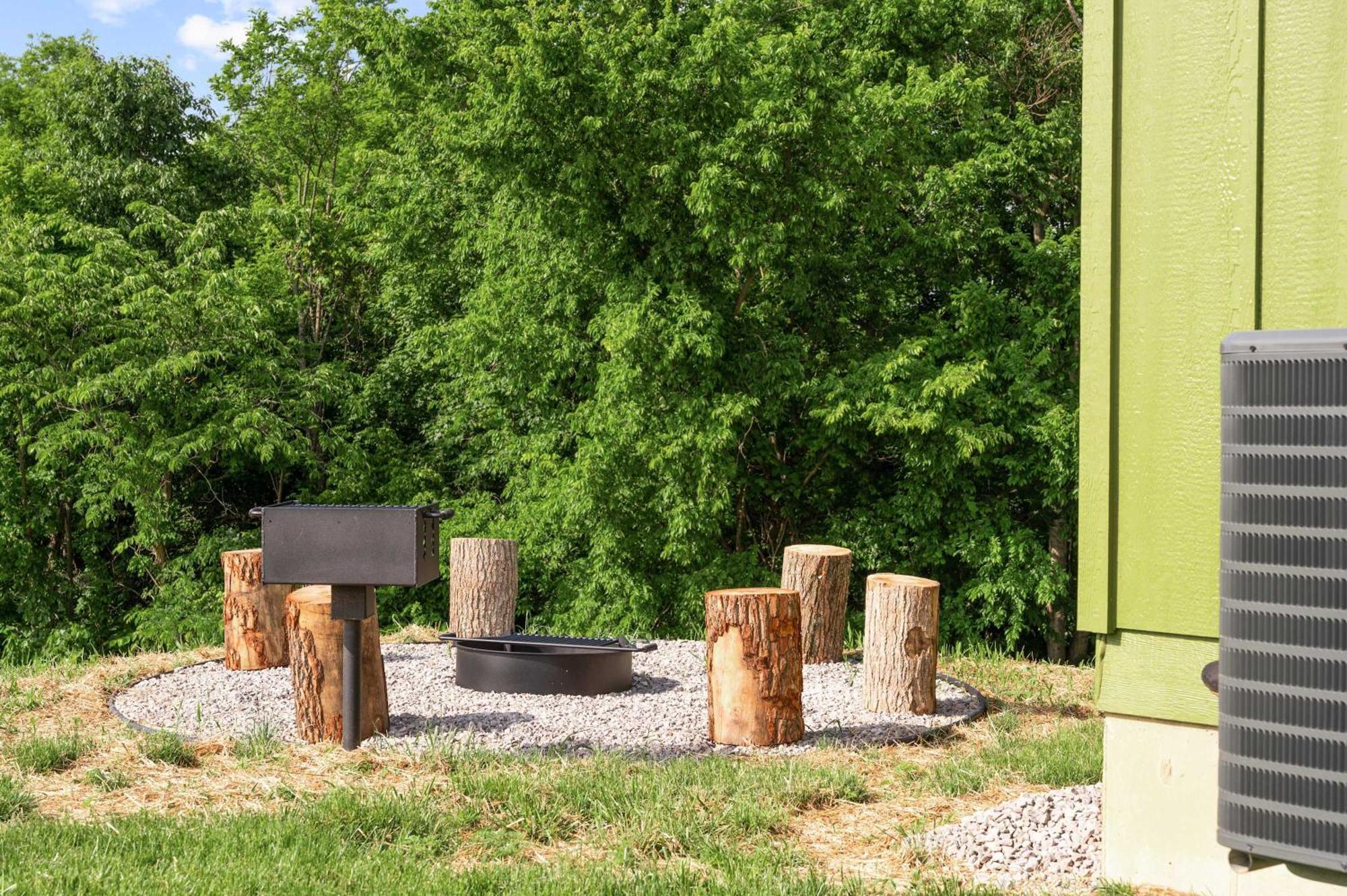 The Lodges At Eden Reserve - Pet Friendly Cabins Near Ark Williamstown Kültér fotó
